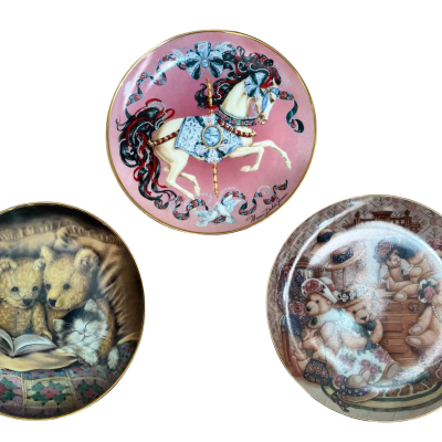 Franklin Mint porcelain decorative collector plates