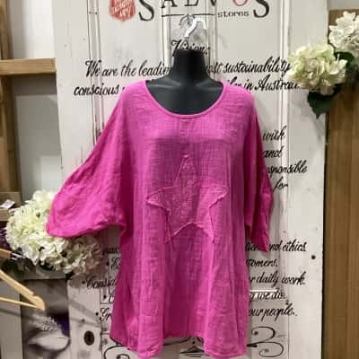  BOTTEGA BRAND! NWOT LOOSE FLOWY 3/4 SLEEVE TOP WITH SEQUINS STAR PATTERN ON FRONT PANEL! MADE IN ITALY! Womens  Size 12 3/4 Sleeve Shirt / 3/4 Sleeve Top / Short Sleeve Top Pink  