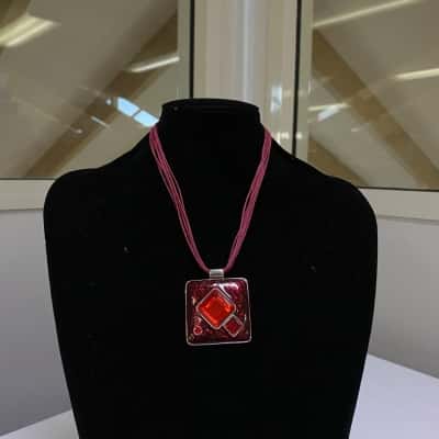  Womens red necklace and earrings set 
