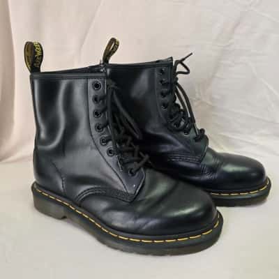 Dr Martens Womens  Size 5 Boots Black  