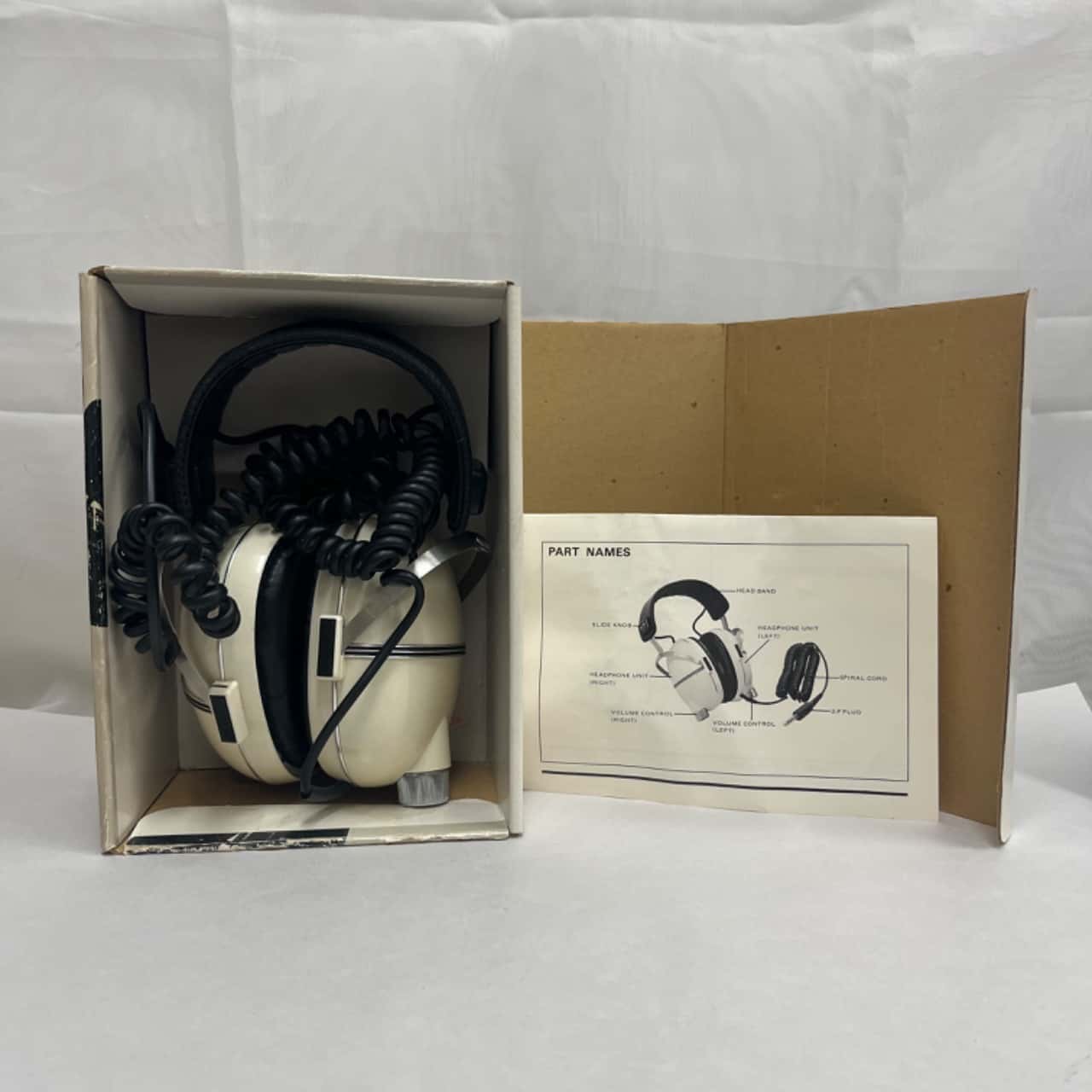 Now Reduced Vintage Stereo Headphones Pioneer SE-255(s)