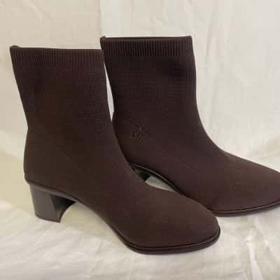 VIVAIA - Designer Boots NEW