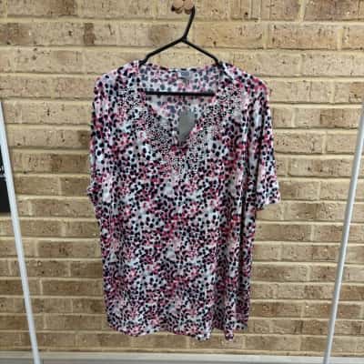  Womens patterned shirt  Size L 
