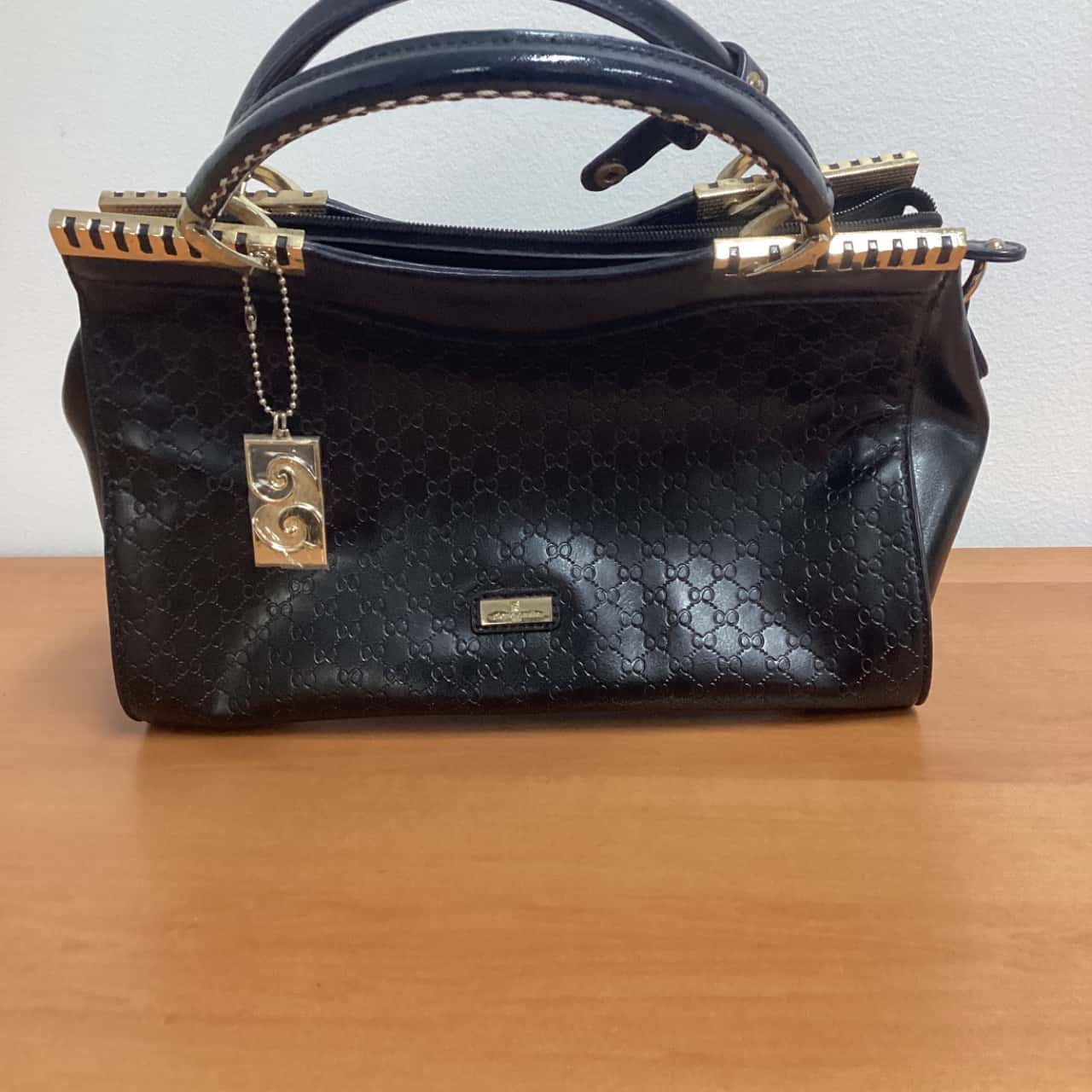 pierre-cardin-womens-black-handbag-s-used-very-good-salvos-stores
