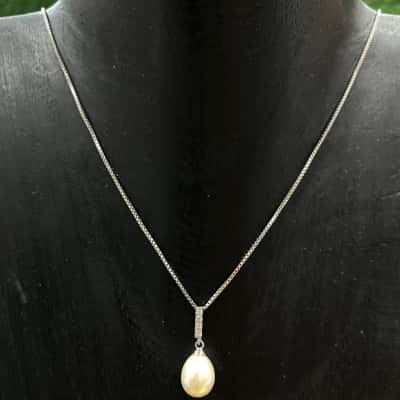 Sterling Silver Pearl/Diamante Pendant Necklace (Stamped 925)