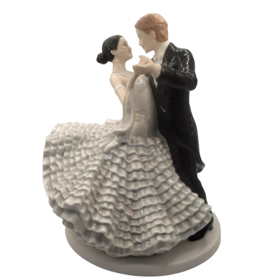 Royal Doulton - The Slow Waltz. Serial Number HN5444. Limited Edition: 0208 from 1500. Dimensions: 22 cm. Condition: Very Good no damage or restoration. With the Box.