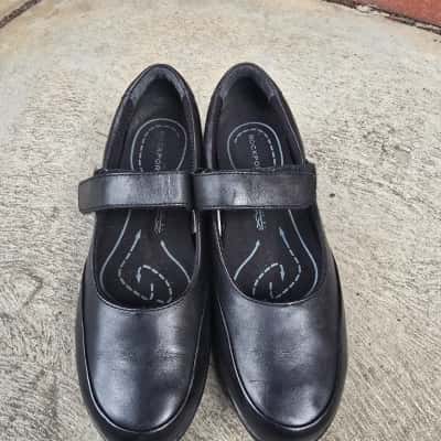 Rockport Womens  Size 7 Flats Black  