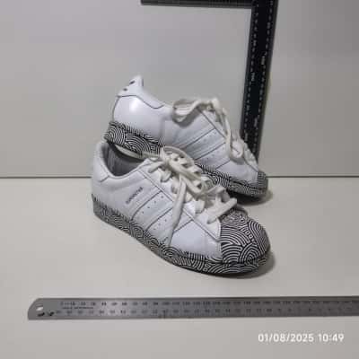 Adidas Superstar Womens Black White Size 6US AS IS