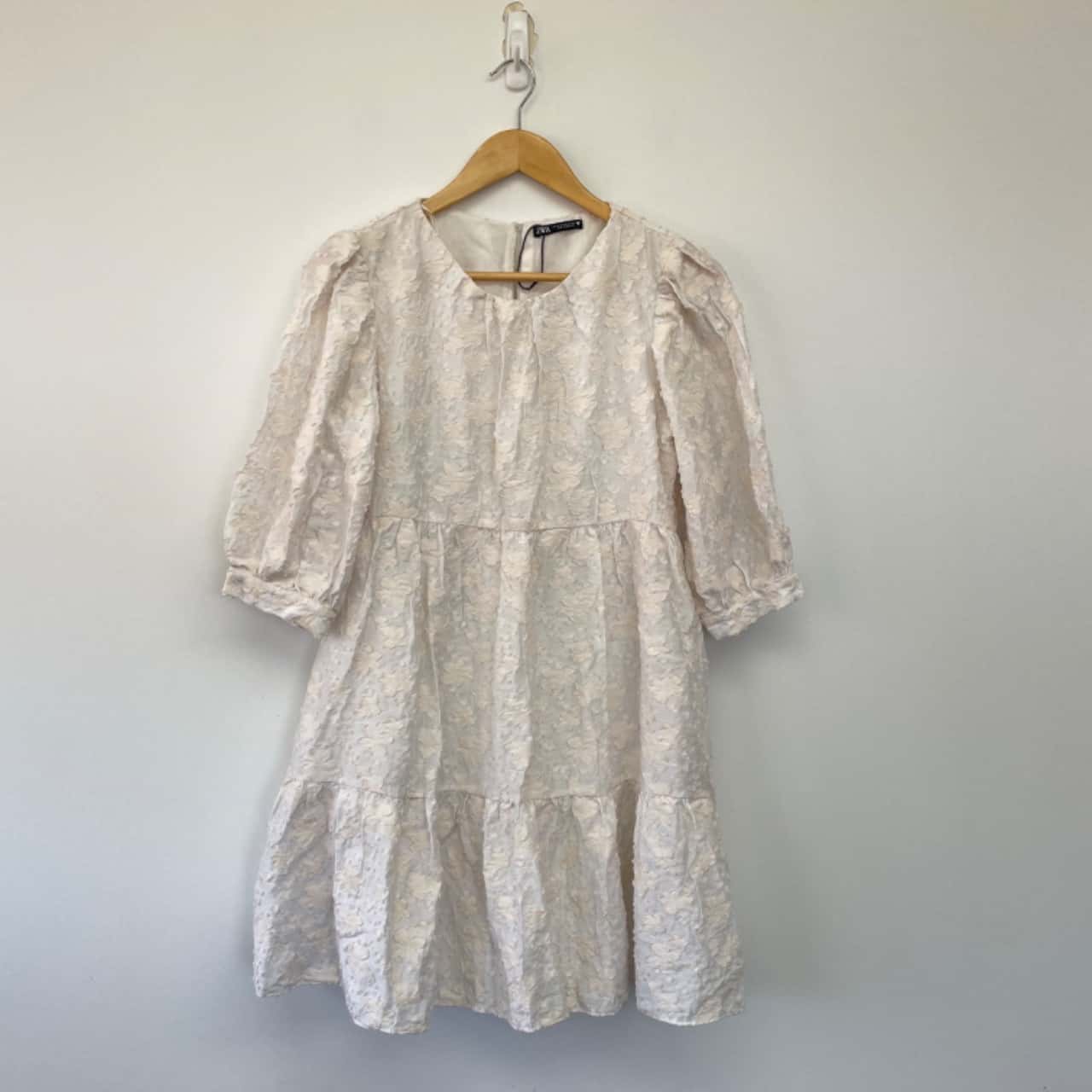 Zara White Floral Long Sleeve Mini Dress Size 10 / M (s) - Used Very Good | Salvos Stores Zara White Floral Long Sleeve Mini Dress Size 10 / M (s) - Used Very Good | Salvos Stores