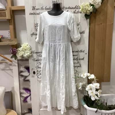 Little Lies Brand! NWOT STUNNING TIERED BABYDOLL MAXI DRESS! 100% LINEN! Womens  Size 8 Babydoll Dress / Maxi Dress / Short Sleeve Dress  White 