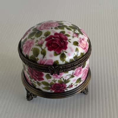 Porcelain Trinket Box, Pink and Red Roses with Butterfly Clasp