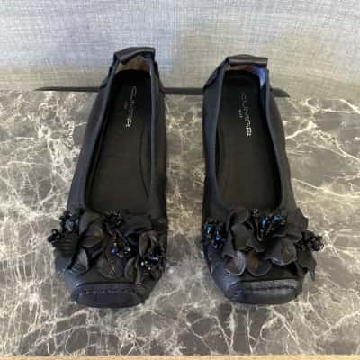 Cumar Italy Womens  Size 7 Flats Black  