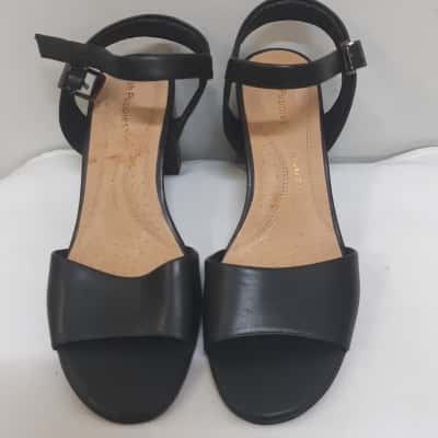 Brand New Hush Puppies Lindora Sandals