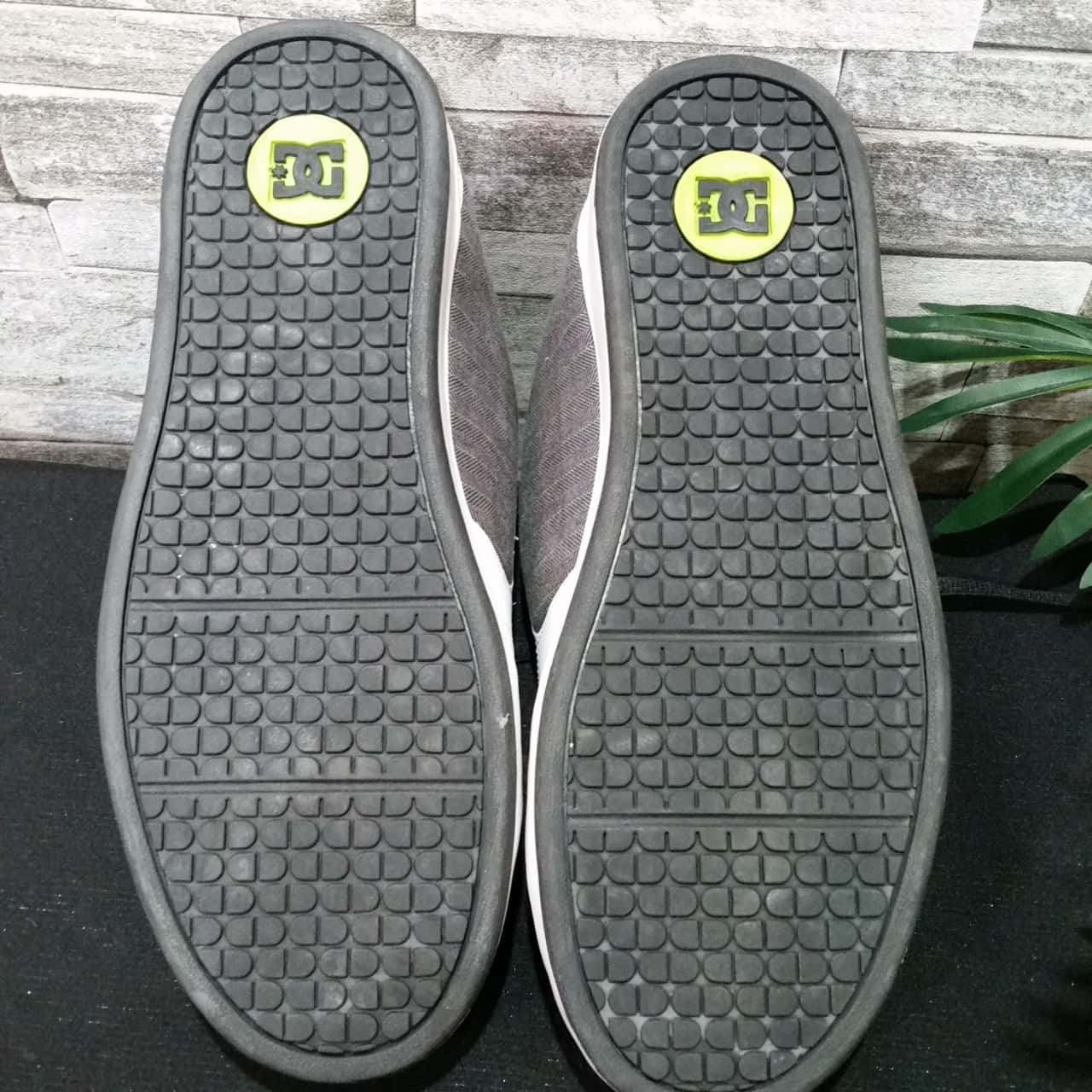 dc shoes size 10