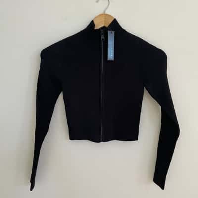 Alice & Olivia Womens  Size XS Cropped Rib Knit Top Black  NEW with TAGS