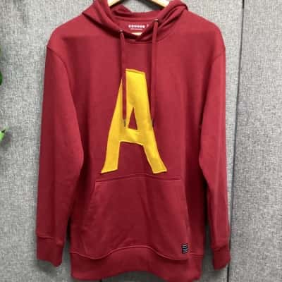 Conner Mens  jumper BNWOT Size S Maroon / Yellow 