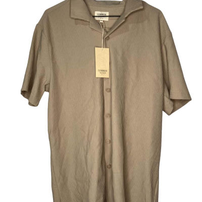Brand New Common Need Mens short sleeve button up shirt in taupe - Size M - rrp $100