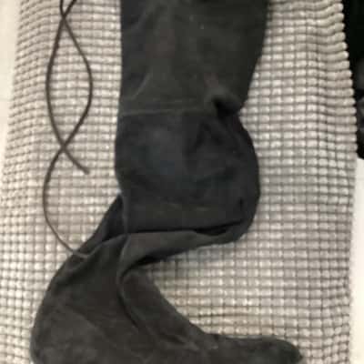  Womens  Size 9 Black  lipstick boots