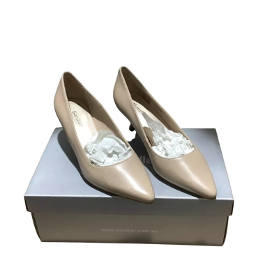 Sandler Womens  Size 7B Beige  "Natasha " Leather upper Court Shoes RRP $149.95