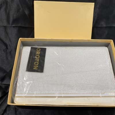 Oroton Womens Clutch / Handbag White 