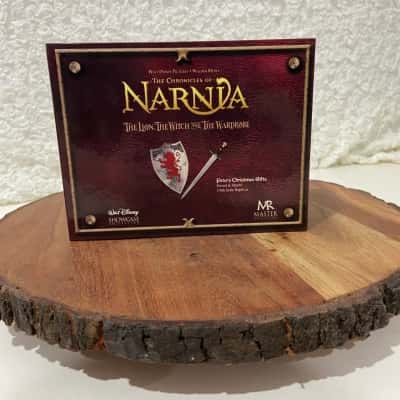 The Chronicles Of Narnia Peter's Christmas Gifts (Sword & Shield) 1/6th scale replica