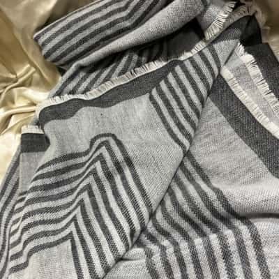 H&M Womens  Size One Size Scarf Grey / Pattern 