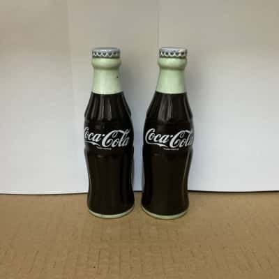 Coca-Cola Salt & Pepper Shaker Set (B26)