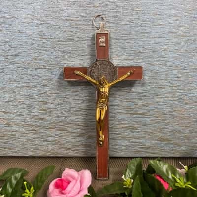 Metal cross wall hanger - please see description 