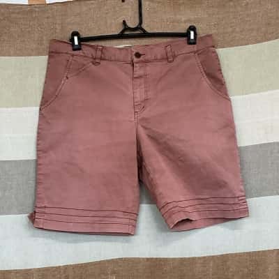Kathmandu Mens  Size XL Cargo Shorts Pink  