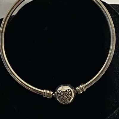 PANDORA - LIMITED EDITION "HEART OF WINTER" Bangle Bracelet - CHILD'S SIZE