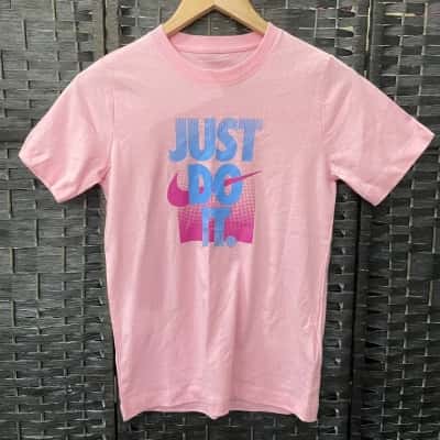 Nike Womens  Size 10 T-shirts Pink  