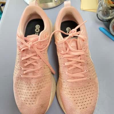 Nike React Infinity Flyknit Pink Running Shoes  Size 11  