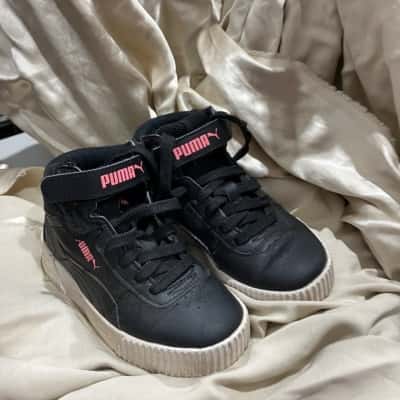 Puma Kids  Size 10 Shoes Black  