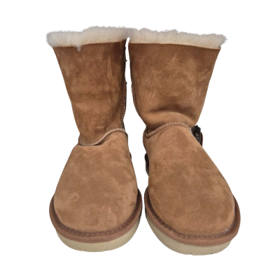 UGG Womens Jumbo Moto Size 5 Chestnut