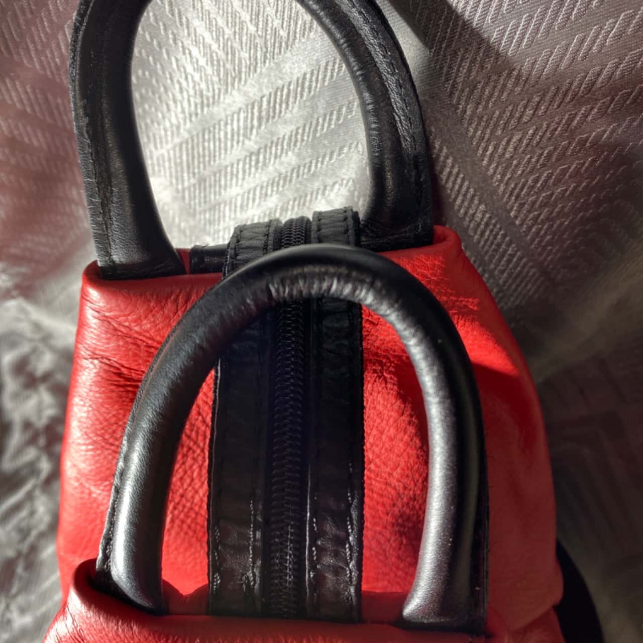 Vera Pelle Womens Backpack Black / Red (s) display picture 2