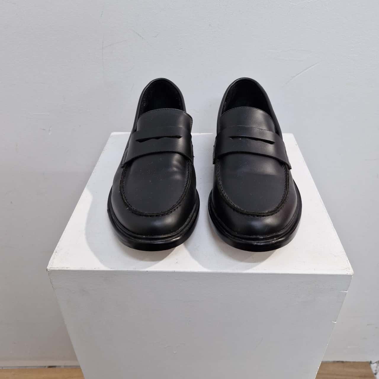 Common Projects Black Leather Loafers for Men size 42 made in Italy Common Projects Leather penny loafers Common Projects main image 4