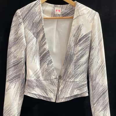  Women’s pullover Size S Pattern / White 