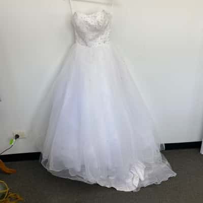 Madeline Gardner White Tulle Embellished Strapless Bridal Dress Size 12 