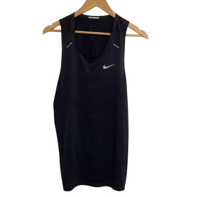 Nike Running Mens Size M Black Running Singlet - subtle chevron on front