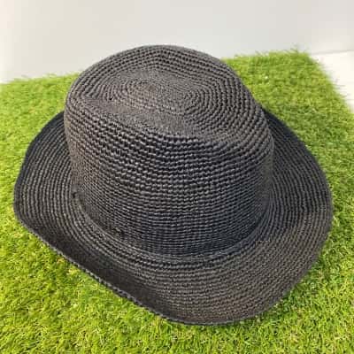 Helen Kaminski mens  Size M hat