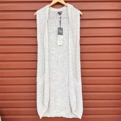  Ella & me Womens Size M/L White/Black Twist Soho Vest 