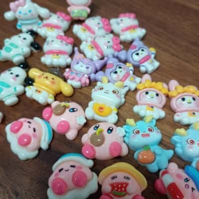 Assorted Hello Kitty Flat Charms x 25