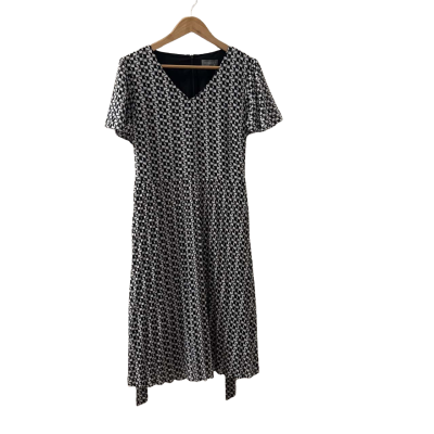 BNWT Jacqui.e Short Sleeve Dress - Size 12