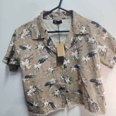 Thrills Womens  Size 6  Top Floral 