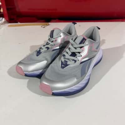 Reebok Womens  Size 10 Sneakers Pink  / Purple / Silver 