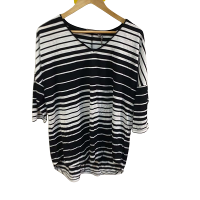 BNWT Sussan Womens  Size L Blouse Black  / White $59.95