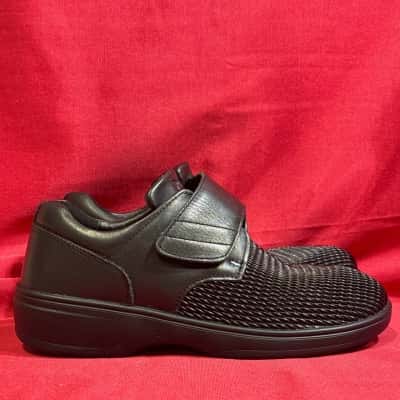  Womens Propet Olivia leather shoes Size 9.5 