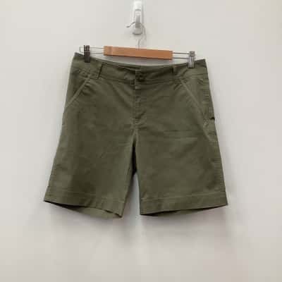 Kathmandu Womens  shorts Green / Olive Size 10