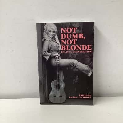 Not dumb, not blonde: Dolly in conversation book 