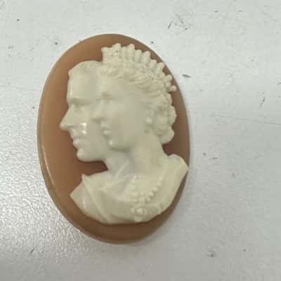 Cameo Coronation Womens Brooch Queen Elizabeth II and Princess Phillip